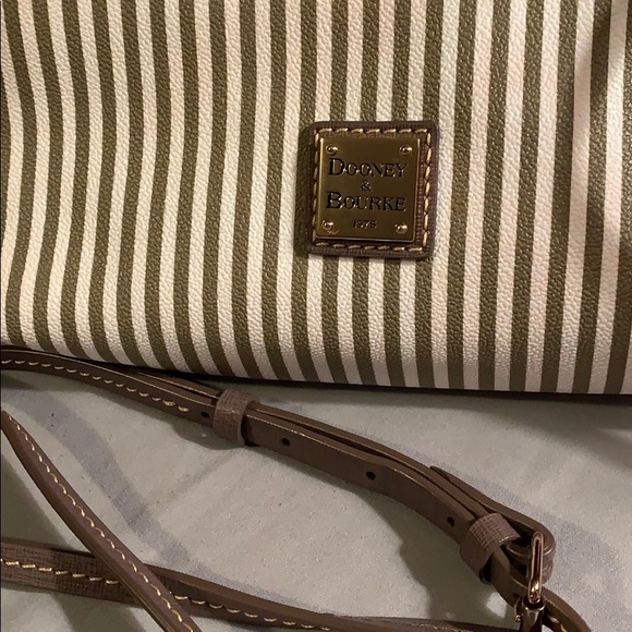 Dooney & Bourke taupe ginger crossbody - Picture 2 of 8